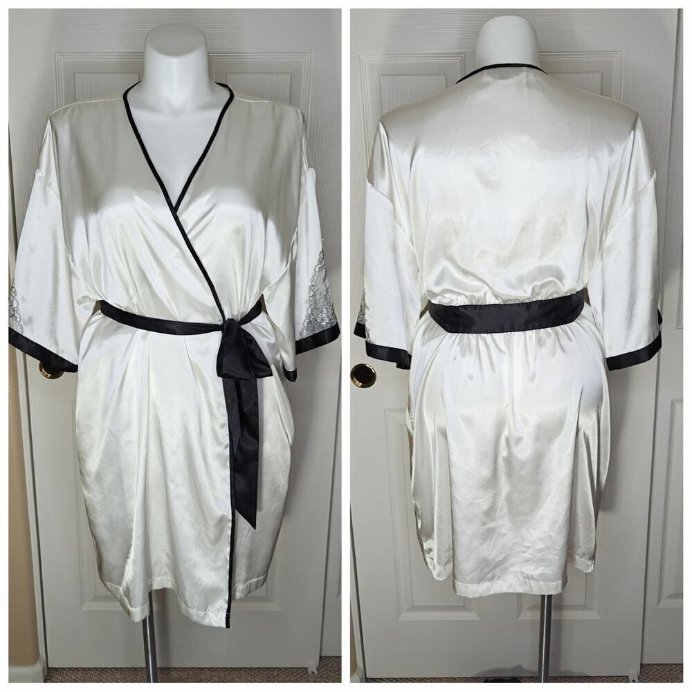 Morgan Taylor lace inset black trim ivory satin robe sz XXL